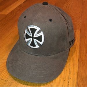 independent fitted hats